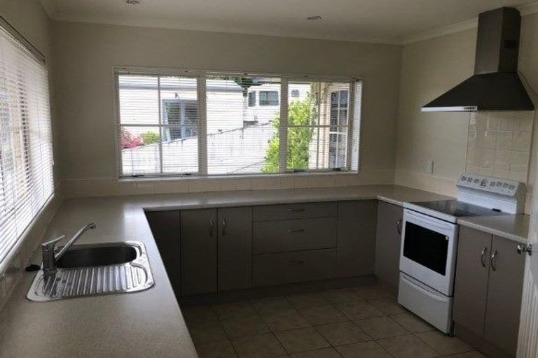 Photo of property in 23a Donald Street, Regent, Whangarei, 0112
