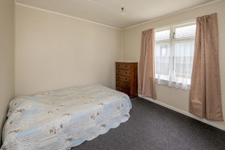 Photo of property in 10 Stuckey Street, Levin, 5510