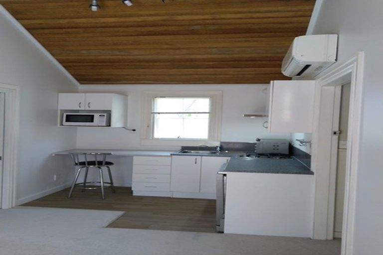 Photo of property in 9 Hastings Parade, Devonport, Auckland, 0624