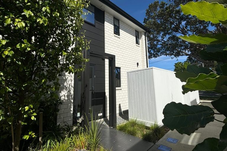 Photo of property in 14b Bauchop Road, Waterloo, Lower Hutt, 5011