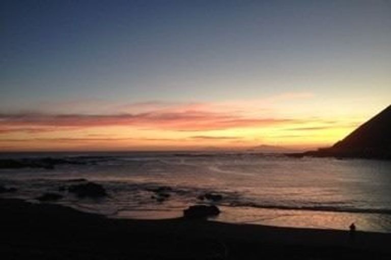 Photo of property in 32 Owhiro Bay Parade, Owhiro Bay, Wellington, 6023