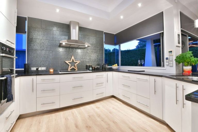 Photo of property in 2 The Ritz, Orewa, 0931