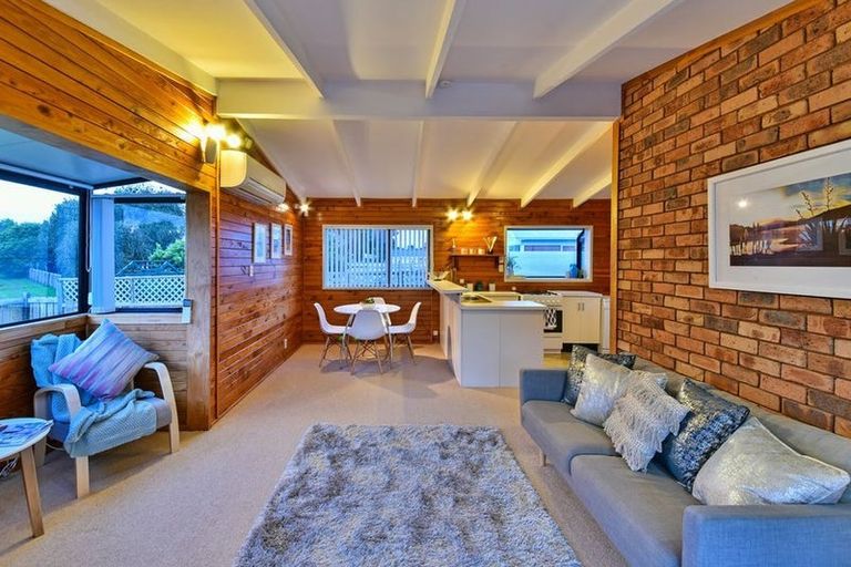 Photo of property in 23 Bluewater Place, Wattle Downs, Auckland, 2103