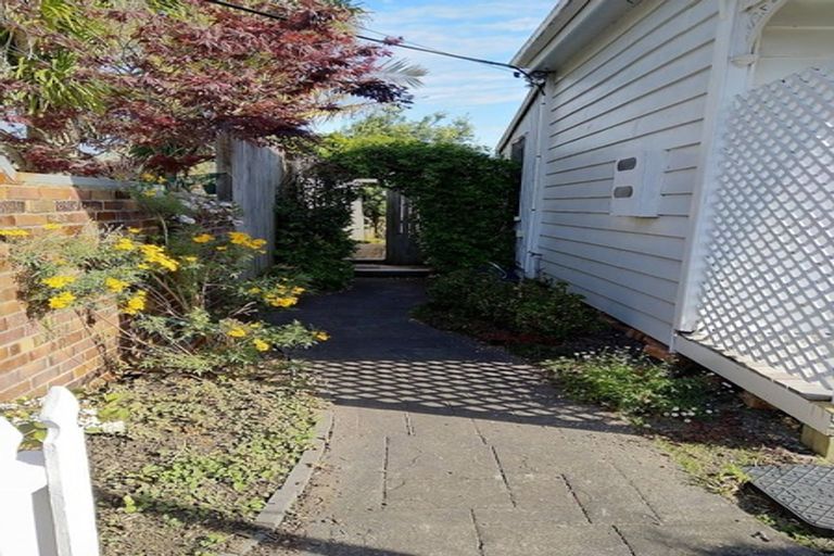 Photo of property in 9 Hastings Parade, Devonport, Auckland, 0624