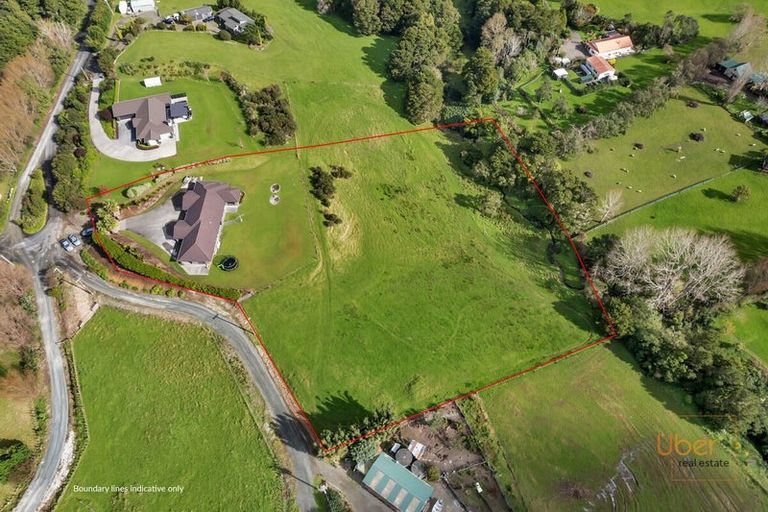 Photo of property in 19 Woodland Road, Maungaturoto, 0588