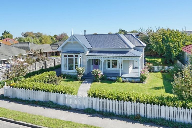 Photo of property in 11 Isabella Place, Waltham, Christchurch, 8011