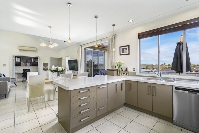 Photo of property in 102 Rototuna Road, Rototuna, Hamilton, 3210