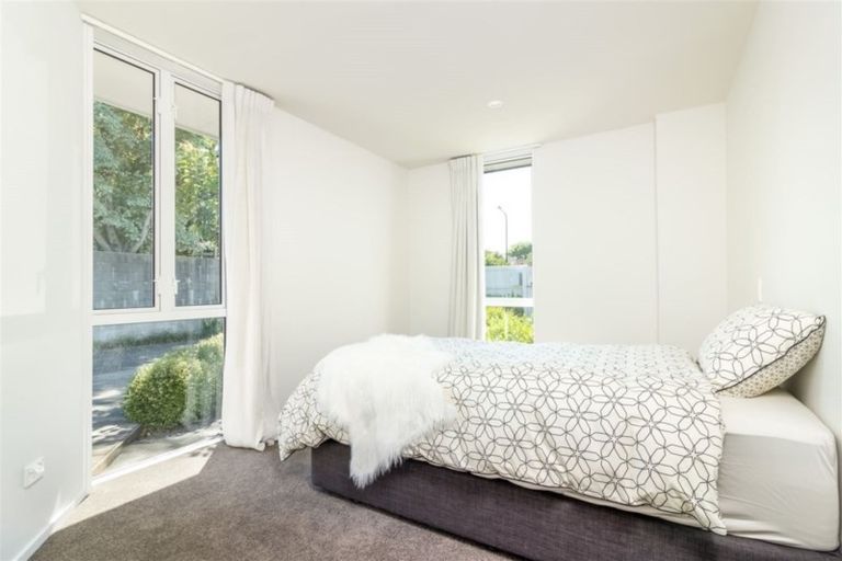 Photo of property in 43 Waiwetu Street, Fendalton, Christchurch, 8052