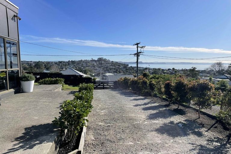 Photo of property in 17a Brightside Road, Stanmore Bay, Whangaparaoa, 0932