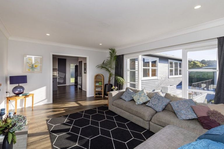 Photo of property in 34 Kaitawa Crescent, Paraparaumu, 5032