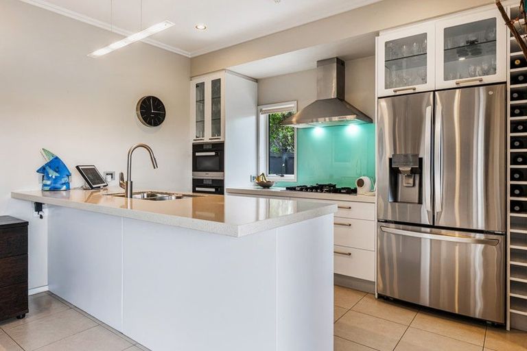 Photo of property in 2 Bella Vista Drive, Gulf Harbour, Whangaparaoa, 0930