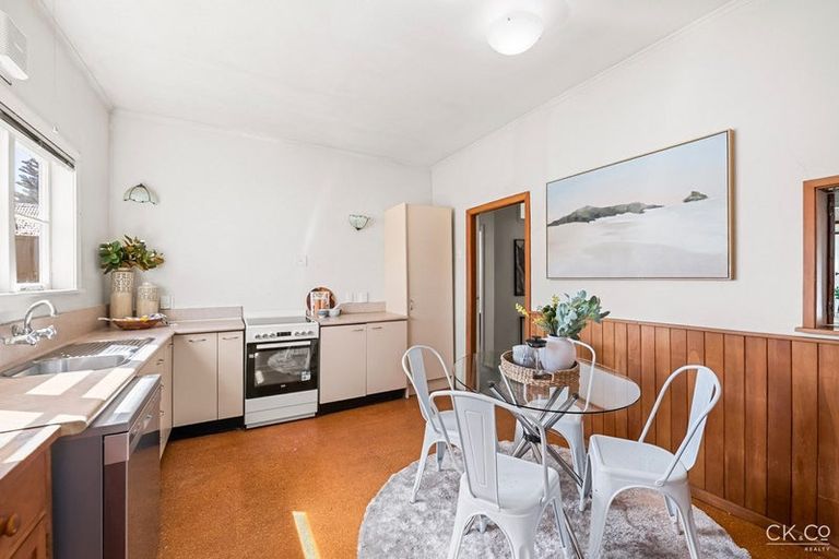 Photo of property in 13 Mahoe Street, Eastbourne, Lower Hutt, 5013