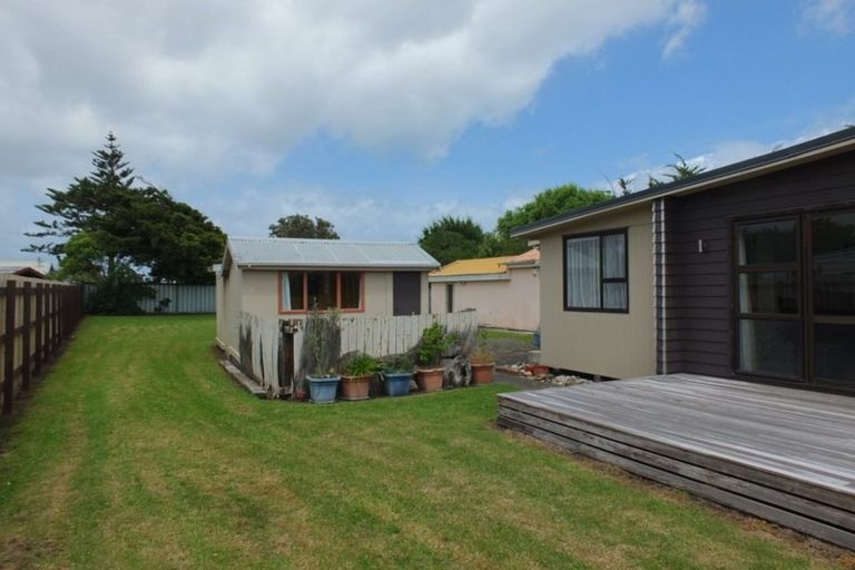 Photo of property in 26 Roore Street, Foxton Beach, Foxton, 4815