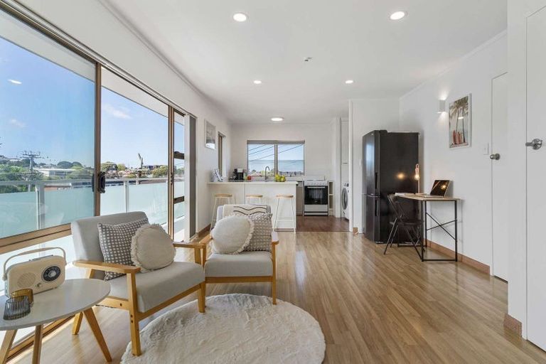 Photo of property in 5/762 Beach Road, Browns Bay, Auckland, 0630
