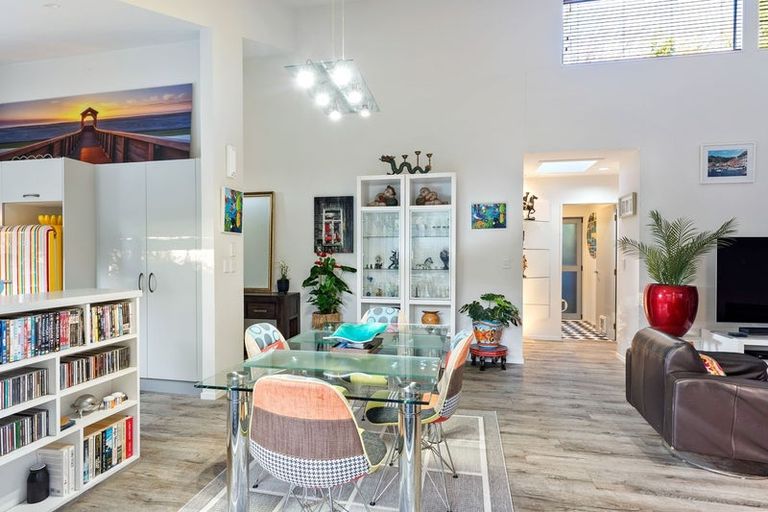 Photo of property in 82 Te Moana Road, Waikanae Beach, Waikanae, 5036