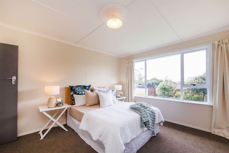 Photo of property in 18 Roore Street, Foxton Beach, Foxton, 4815