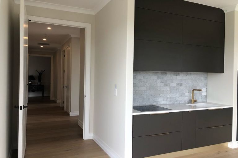 Photo of property in 10 Te Awa Place, Red Beach, 0932