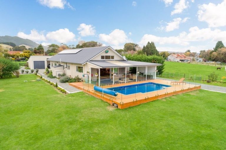 Photo of property in 39 Mangaroa Valley Road, Mangaroa, Upper Hutt, 5371