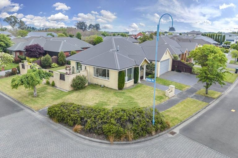 Photo of property in 5 Harrys Way, Redwood, Christchurch, 8051