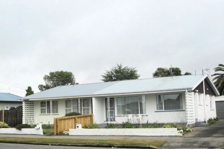 Photo of property in 2/107b Gayhurst Road, Dallington, Christchurch, 8061