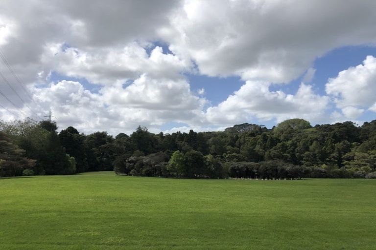 Photo of property in 18 Norman Close, The Gardens, Auckland, 2105