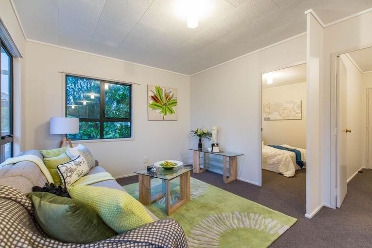 Photo of property in 18 Riserra Drive, Ranui, Auckland, 0612