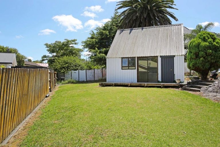 Photo of property in 26 Kingsclere Place, Goodwood Heights, Auckland, 2105