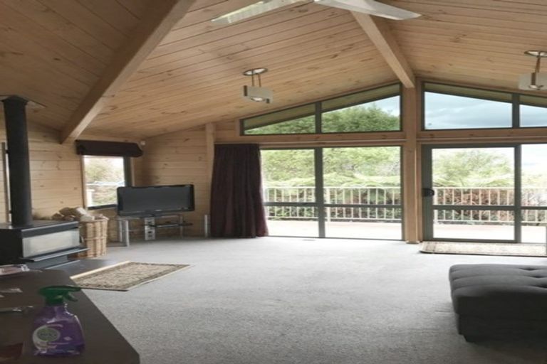 Photo of property in 8a Riverstone Drive, Riverstone Terraces, Upper Hutt, 5018