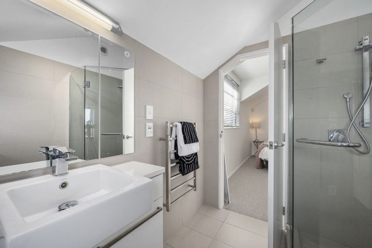 Photo of property in 1/71 Princes Street, Northcote Point, Auckland, 0627