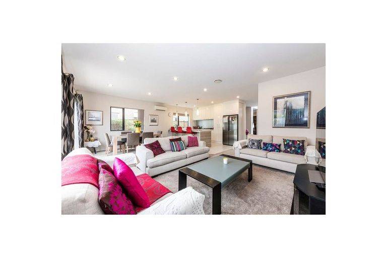 Photo of property in 16 Ballindrait Drive, Flat Bush, Auckland, 2019