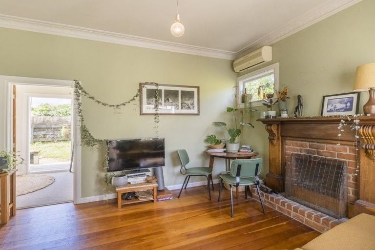 Photo of property in 69 Waimea Road, Waikanae Beach, Waikanae, 5036