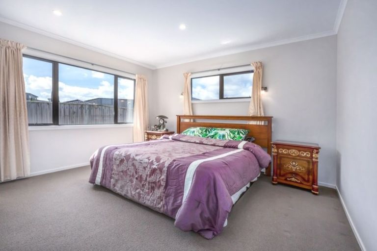 Photo of property in 25 Kaimai Place, Aotea, Porirua, 5024
