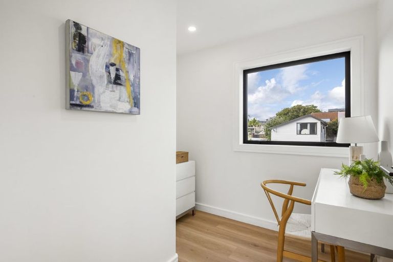 Photo of property in 16c Egremont Street, Belmont, Auckland, 0622