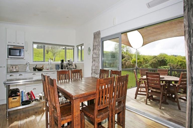 Photo of property in 332a Karaka Road, Karaka, Drury, 2578