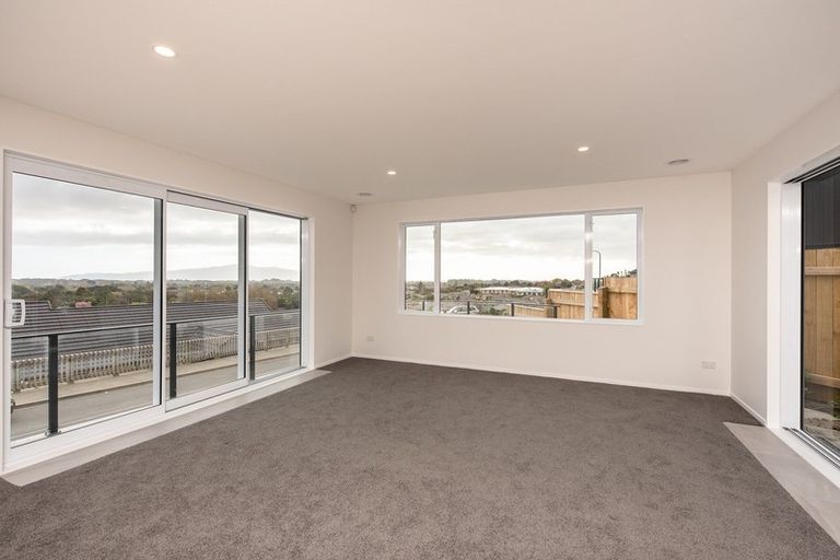 Photo of property in 103 Kakariki Grove, Waikanae, 5036