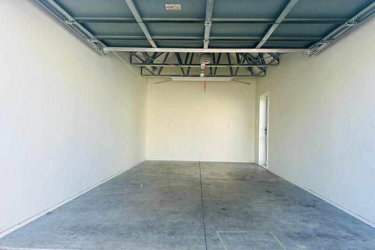 Photo of property in 10 Bellbird Street, Papakura, 2110