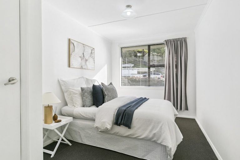 Photo of property in 11b Greer Crescent, Tawa, Wellington, 5028