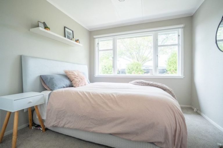 Photo of property in 579 Featherston Street, Roslyn, Palmerston North, 4414