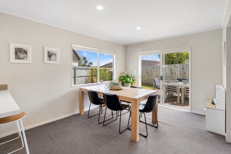 Photo of property in 1/96 Frank Nobilo Drive, Golflands, Auckland, 2013