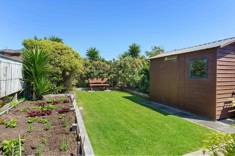 Photo of property in 3 Te Ropata Place, Waikanae Beach, Waikanae, 5036