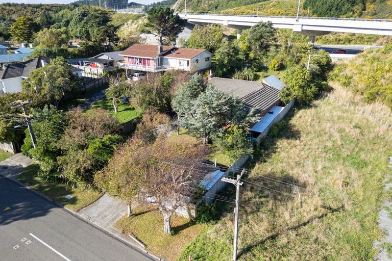 Photo of property in 20 Tremewan Street, Tawa, Wellington, 5028