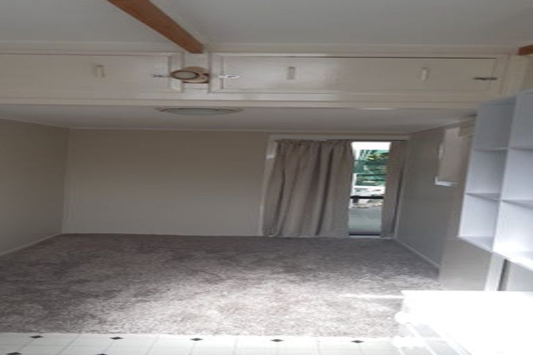 Photo of property in 18 Sorrel Crescent, Bucklands Beach, Auckland, 2012