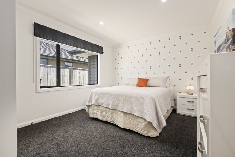 Photo of property in 25 Silicon Way, Fitzherbert, Palmerston North, 4410