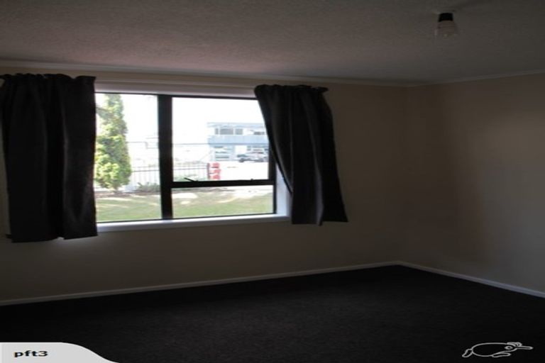 Photo of property in 4112 Great North Road, Glen Eden, Auckland, 0602