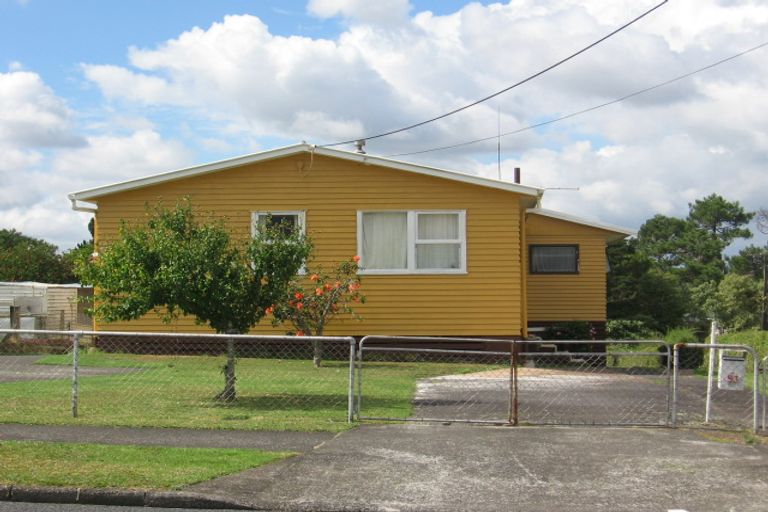 Photo of property in 53 Kelwyn Road, Kelston, Auckland, 0602