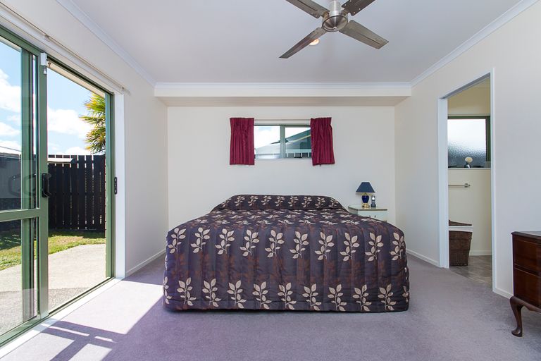 Photo of property in 10a Howden Street, Waiuku, 2123