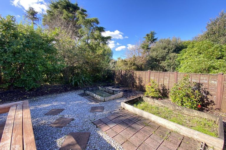 Photo of property in 6e Clearwater Cove, West Harbour, Auckland, 0618