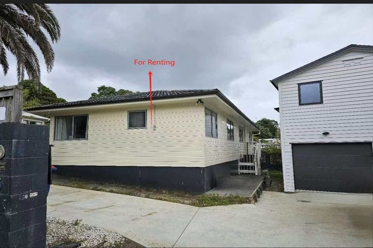 Photo of property in 3 Arde Place, Massey, Auckland, 0614