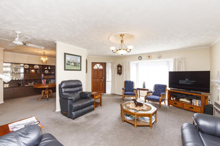 Photo of property in 10 Botanical Road, Takaro, Palmerston North, 4412