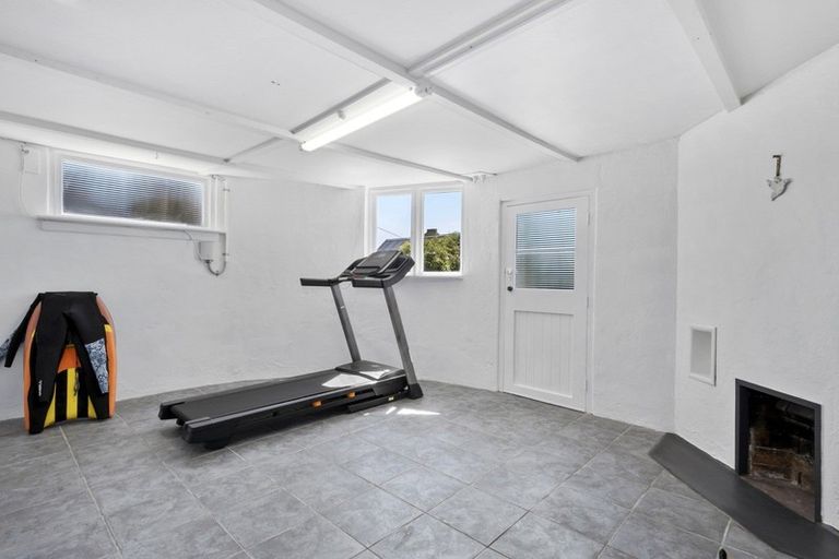 Photo of property in 104 Cliffs Road, Saint Clair, Dunedin, 9012